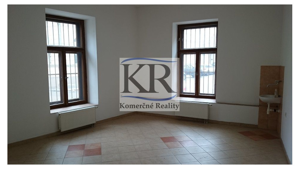 Kancelária na prenájom - 33 m2, Nitra