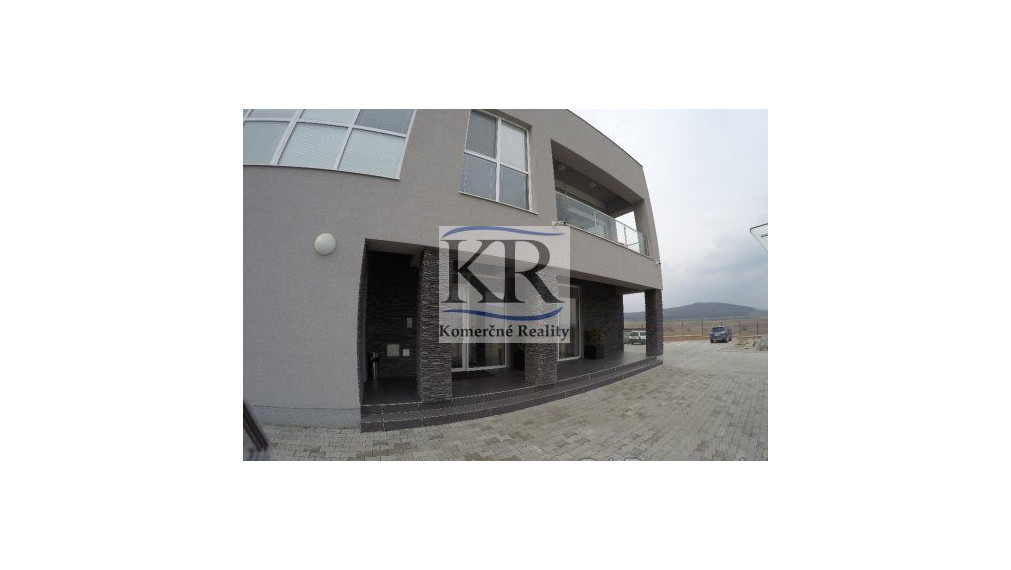 Polyfunkčný objekt na prenájom, Nitra