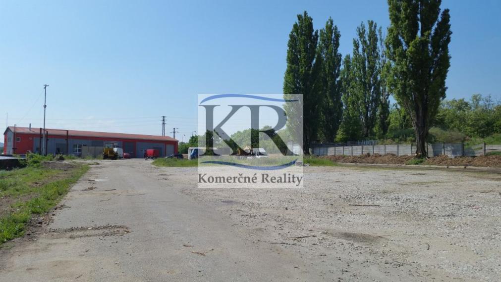 Voľné spevnené plochy v uzavretom areály, Nitra