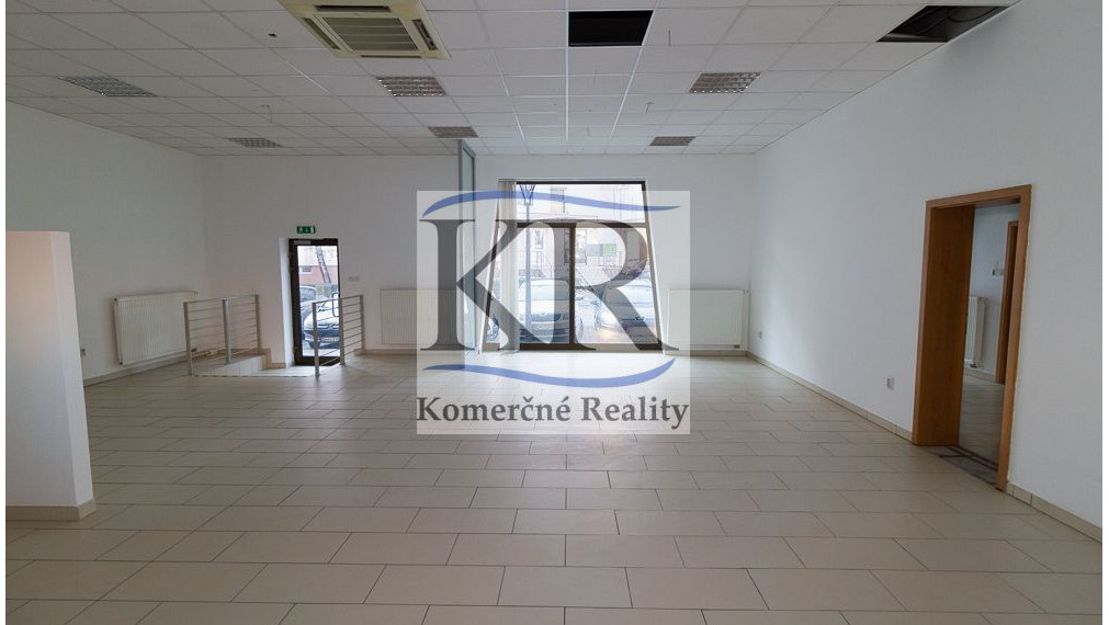Obchodné priestory na prenájom, 80m2, centrum mesta Trnava, Vajanského, cena dohodou