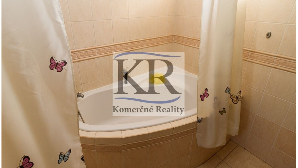 Ubytovanie pre pracujúcich / robotníkov, 90m2, 150,-EUR/osoba/mesačne vrátane en., Suchá nad Parnou