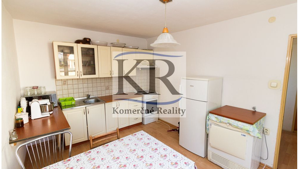 Ubytovanie pre pracujúcich / robotníkov, 90m2, 150,-EUR/osoba/mesačne vrátane en., Suchá nad Parnou