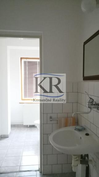 Na predaj predaj výrobno-skladový objekt v Ilave