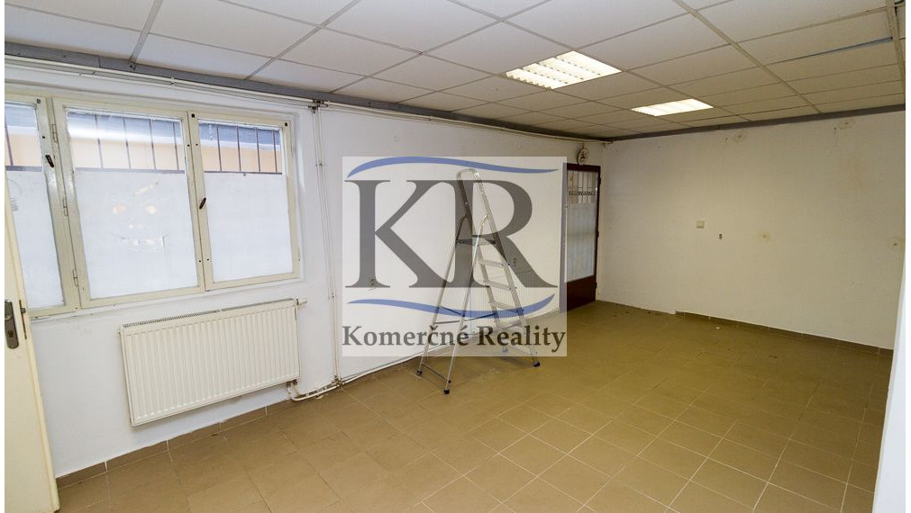 Obchodné priestory na prenájom, Hlavná ulica, Trnava, 60m2, 400,-EUR + en.