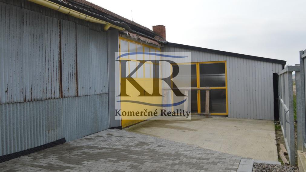 Priemyselná budova 1200 m2 na PREDAJ, Trenčín
