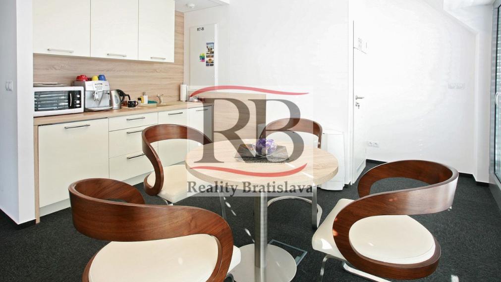 Exkluzívny administratívny priestor s terasou v centre, Mickiewiczova, Bratislava I, 148,47m2