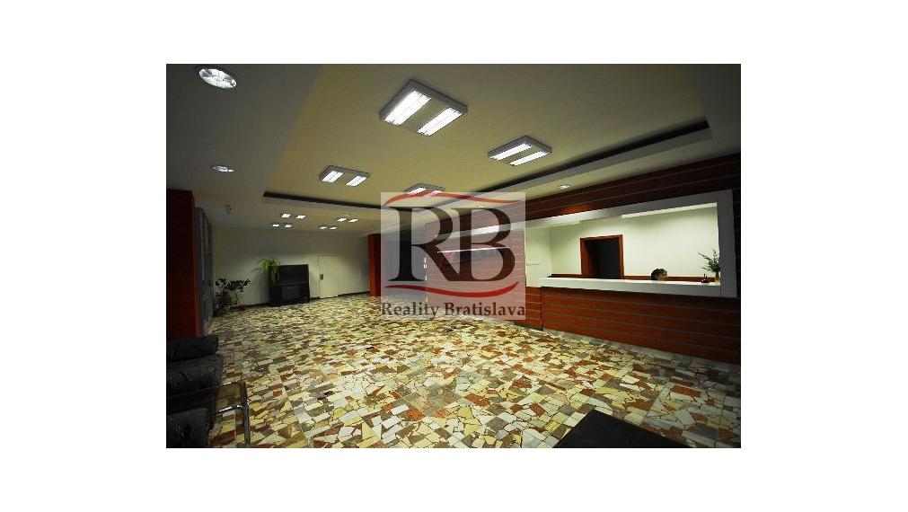Kancelária na prenájom - 35,44m2, Drevárska, Pezinok
