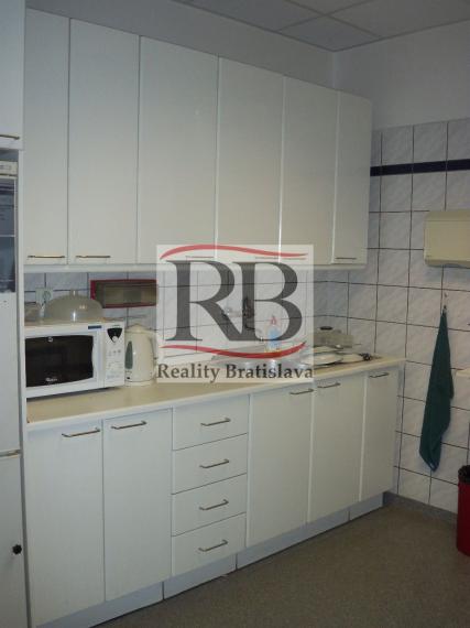 Kancelárie na prenájom - 34m2, Mlynské Nivy, Bratislava II