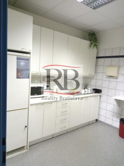 Kancelárie na prenájom - 34m2, Mlynské Nivy, Bratislava II