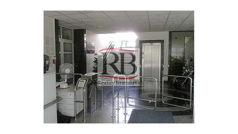 Kancelárie na prenájom - 34m2, Mlynské Nivy, Bratislava II