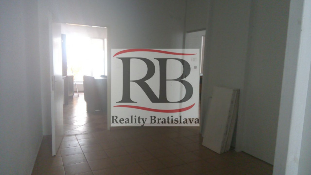 Obchodný priestor na prenájom, Krížna - Bratislava I