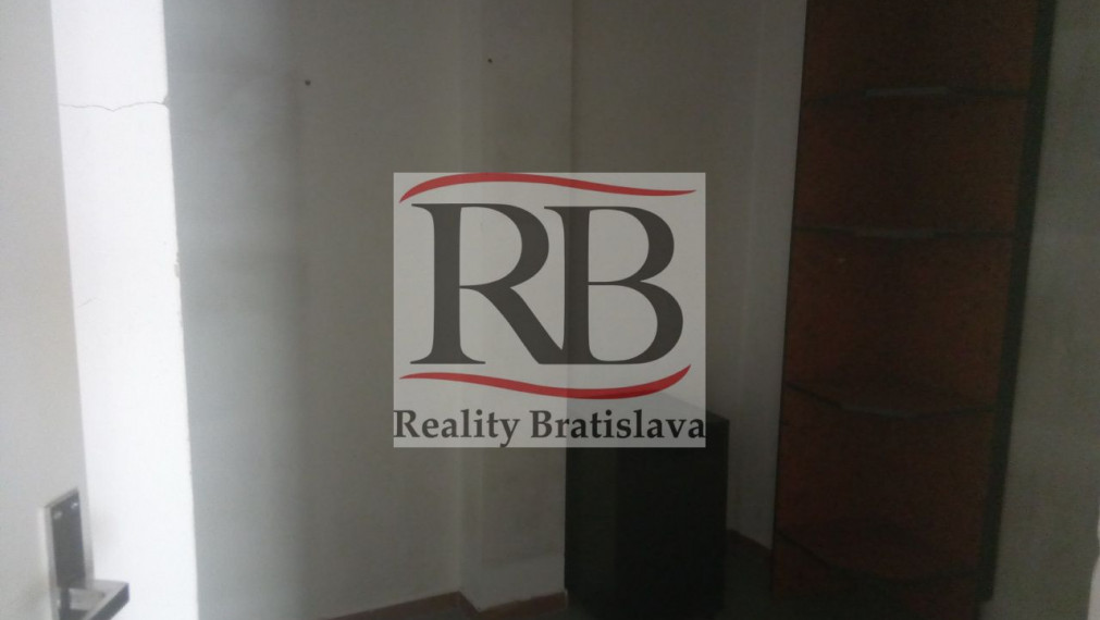 Obchodný priestor na prenájom, Krížna - Bratislava I