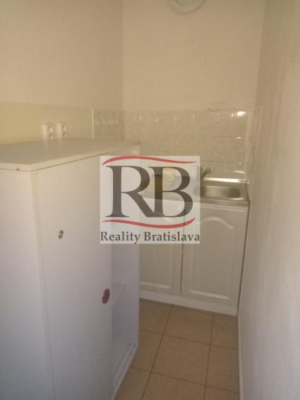 Obchodný priestor na prenájom, Krížna - Bratislava I