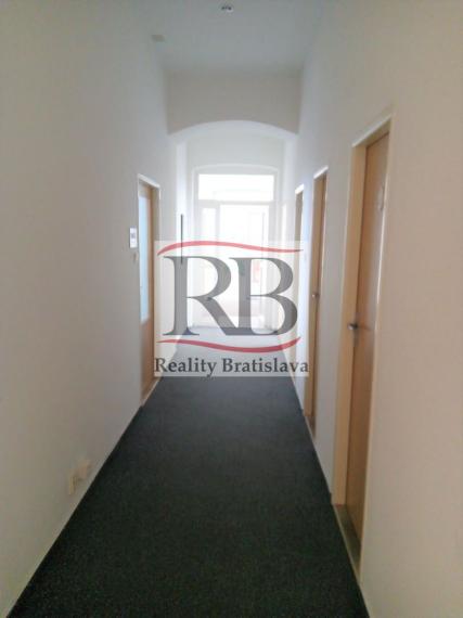 Administratívna budova, Petržalka