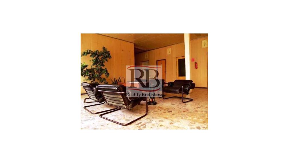 Kancelárske priestory na prenájom, Nádražná - Ivanka pri Dunaji