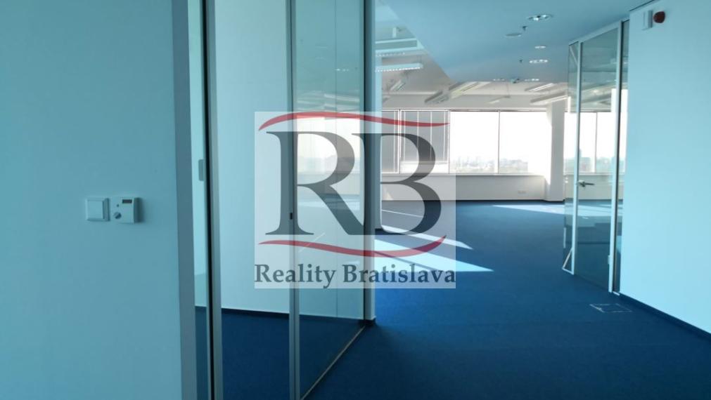Administratívne priestory vysokého štandardu v Polus Tower na Vajnorskej ul. v Bratislave 3