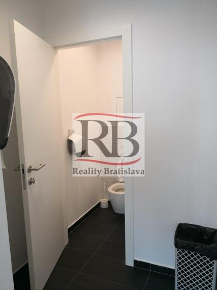 Administratívne priestory vysokého štandardu v Polus Tower na Vajnorskej ul. v Bratislave 3