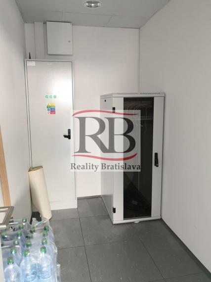 Administratívne priestory vysokého štandardu v Polus Tower na Vajnorskej ul. v Bratislave 3