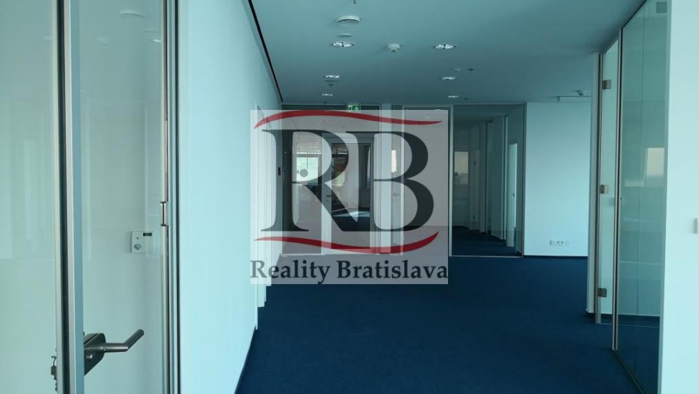Administratívne priestory vysokého štandardu v Polus Tower na Vajnorskej ul. v Bratislave 3