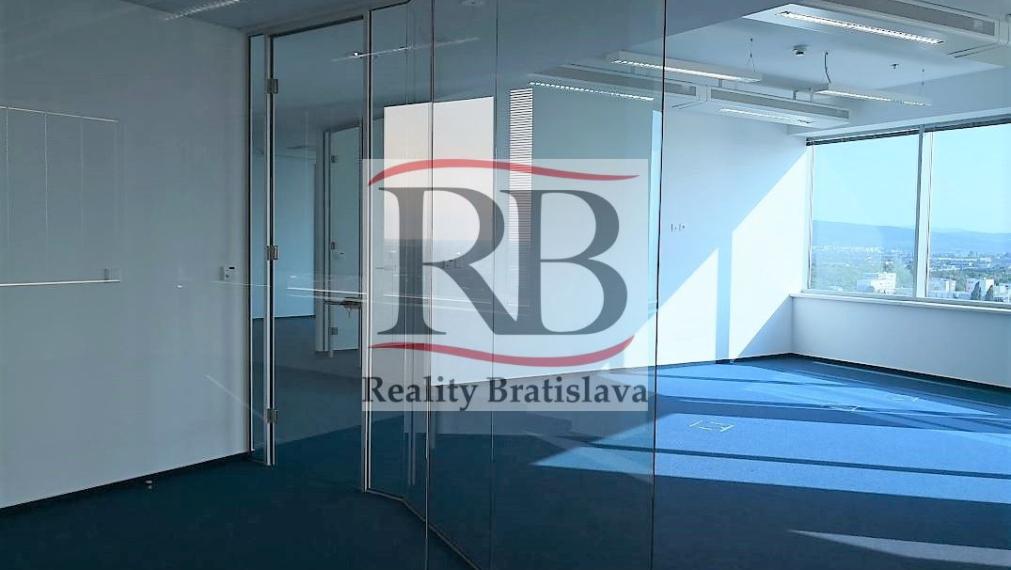 Administratívne priestory vysokého štandardu v Polus Tower na Vajnorskej ul. v Bratislave 3
