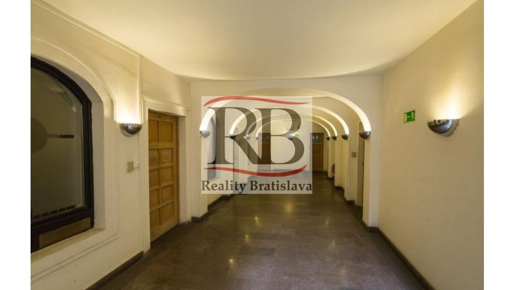 Kancelária na Michalskej ulici v Starom Meste