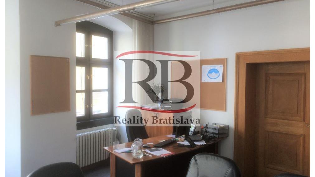 Kancelária na Michalskej ulici v Starom Meste