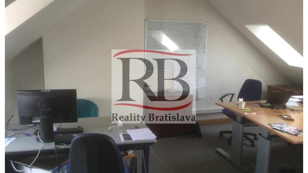 Kancelária na Michalskej ulici v Starom Meste