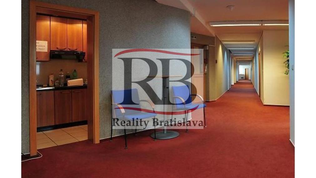 Kancelárie vysokého štandardu so strategickou polohou, 101 m2