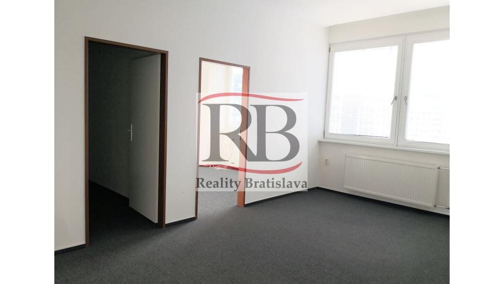 Uzavretý kancelársky celok v blízkosti trhoviska Miletičova, 244 m2 alebo 484 m2