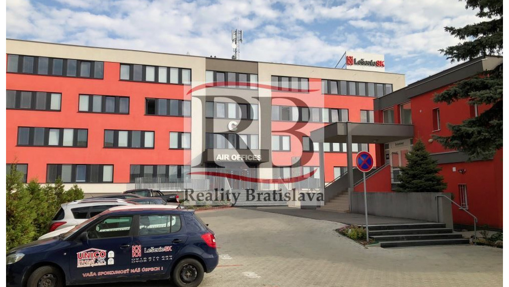 Kancelárske priestory na predaj, v blízkosti diaľničného obchvatu a letiska