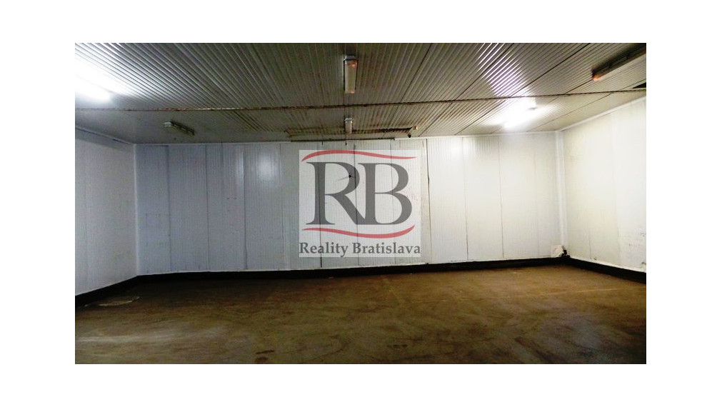 Skladový priestor(423m2) na prenájom Rača- Pri Šajbách