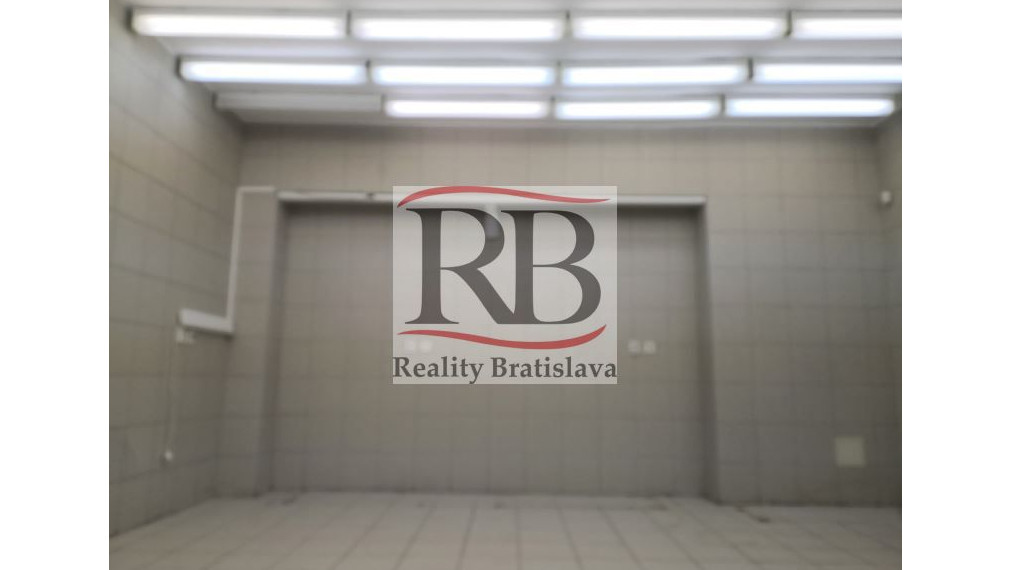 Priestory po KLINIKE, vhodné na ambulancie, kancelárie, 220 m2