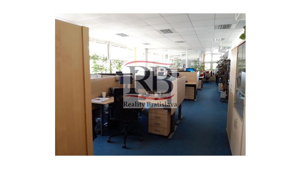 Samostatný kancelársky celok v budove Allianz na Karloveskej ul. v BA IV - Karlova Ves