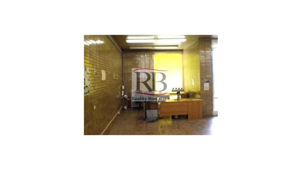 Nebytový priestor na Bohrovej ulici na prenájom, 370m2