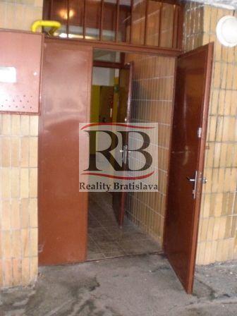 Nebytový priestor na Bohrovej ulici na prenájom, 370m2