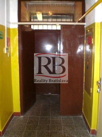 Nebytový priestor na Bohrovej ulici na prenájom, 370m2