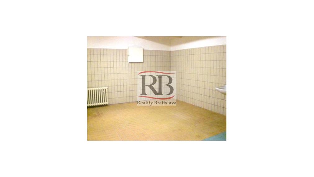 Nebytový priestor na Bohrovej ulici na prenájom, 370m2