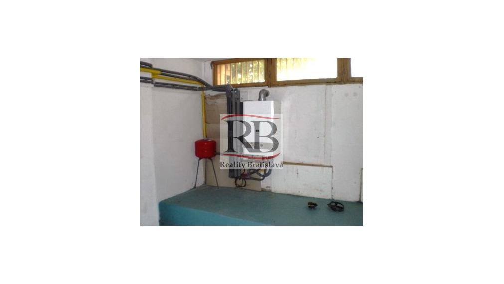 Nebytový priestor na Bohrovej ulici na prenájom, 370m2