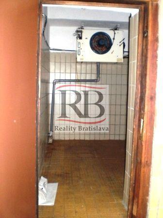 Nebytový priestor na Bohrovej ulici na prenájom, 370m2