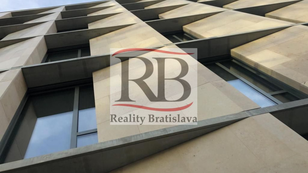 Nová kanc. priestory v centre, výborná dostupnosť, 800 m2