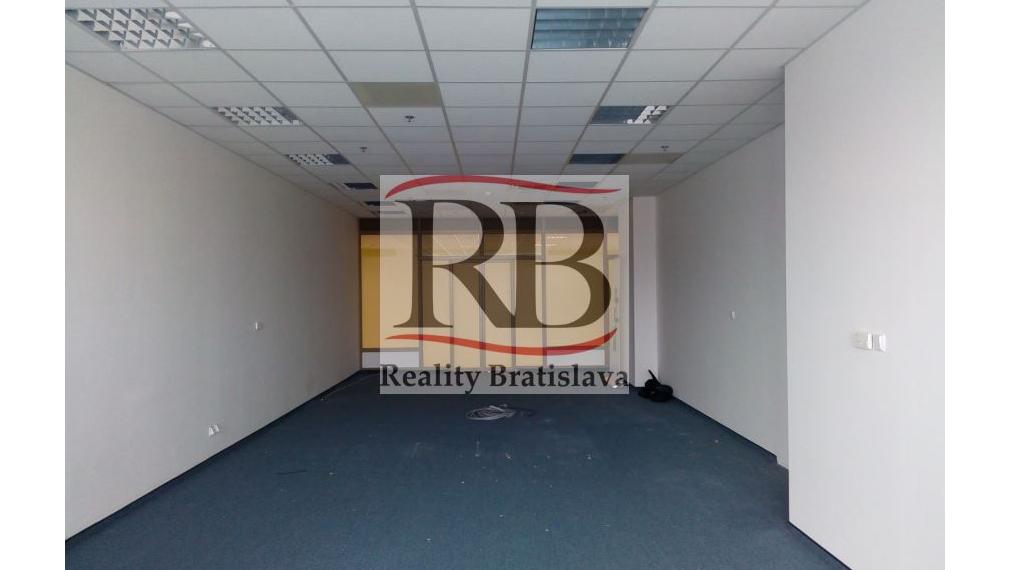 Obchodno-kancelársky priestor, 89 m2