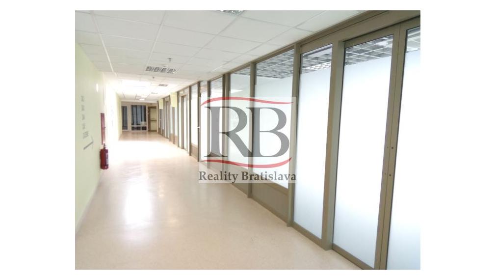 Obchodno-kancelársky priestor, 89 m2