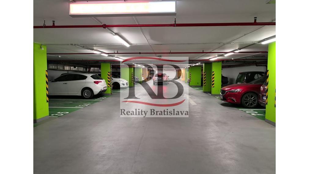 Obchodno-kancelársky priestor, 89 m2