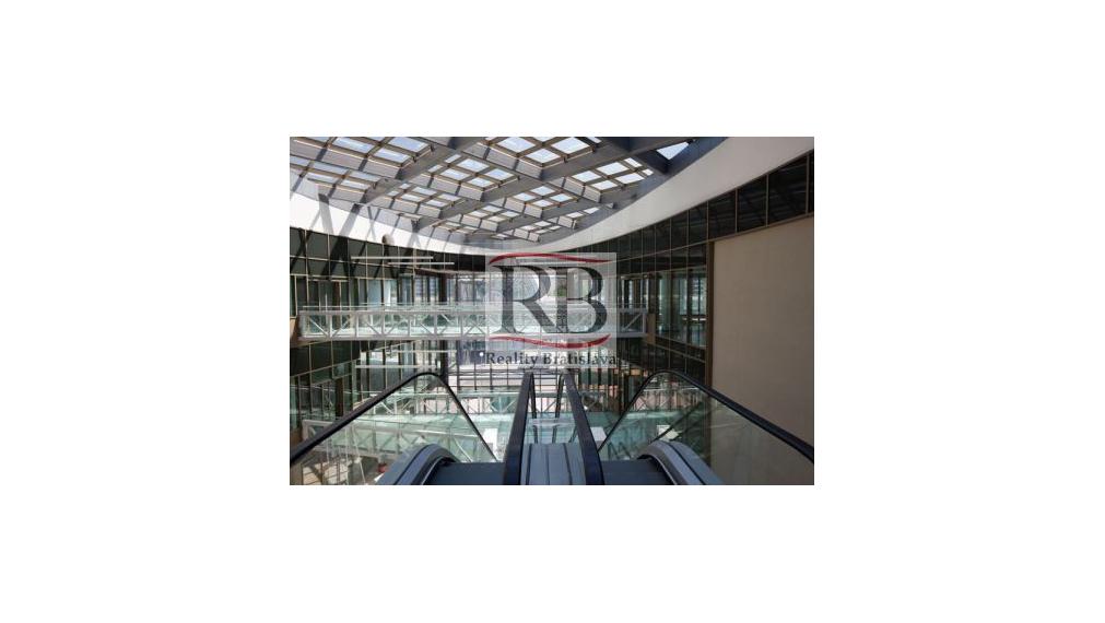 Obchodno-kancelársky priestor, 89 m2