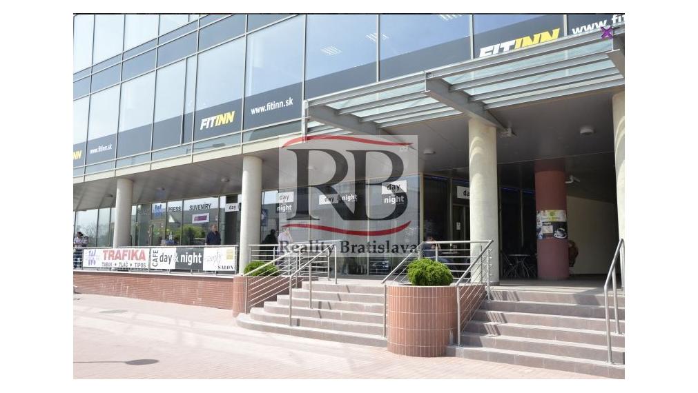 Obchodno-kancelársky priestor, 89 m2