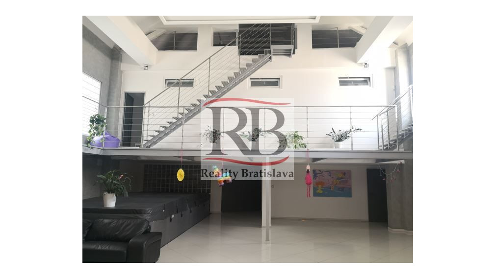 Dom vhodný aj na bývanie aj na podnikanie