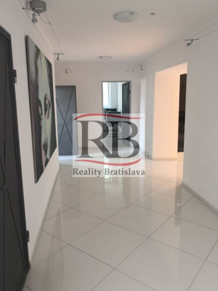 Dom vhodný aj na bývanie aj na podnikanie