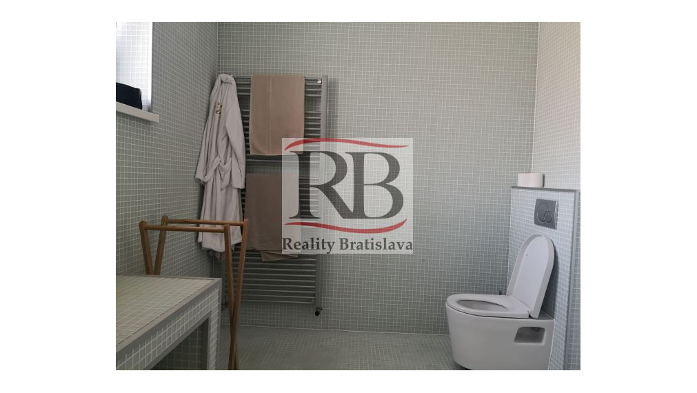 Dom vhodný aj na bývanie aj na podnikanie