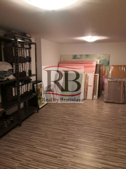 Dom vhodný aj na bývanie aj na podnikanie