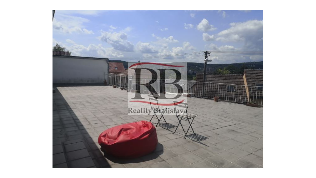 Dom vhodný aj na bývanie aj na podnikanie